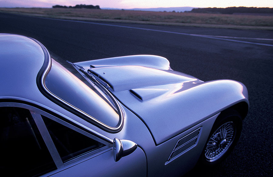 TVR Vixen 2500