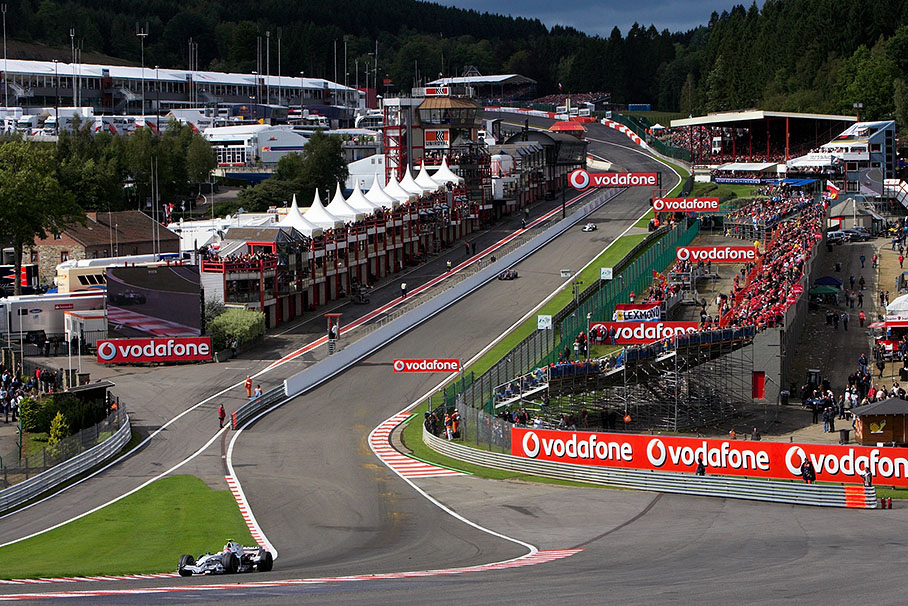Kubica exits Eau Rouge