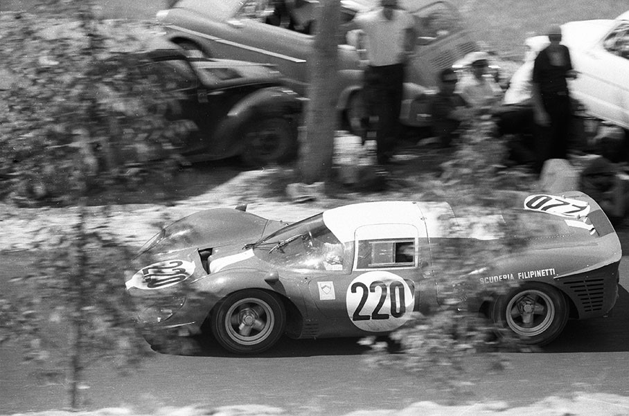 The Ferrari 412 P #0848 of Herbert Müller (CH) and Jean Guichet (F)