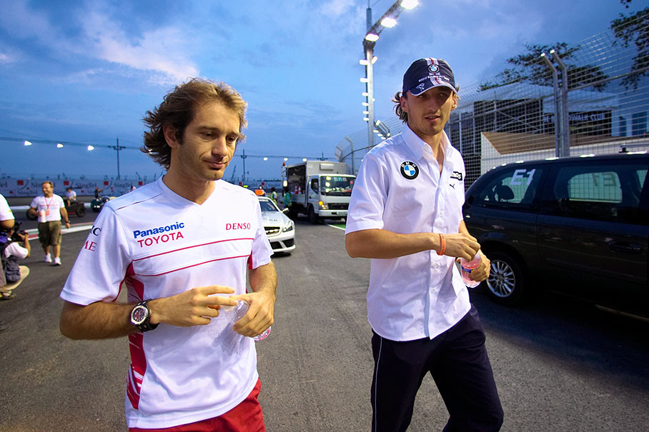 Jarno Trulli and Robert Kubica return from drives parade