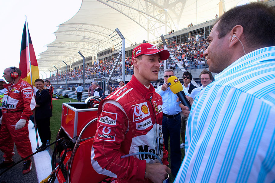 Michael Schumacher giving a last interview before the race to RTL spokesman Kai Ebel