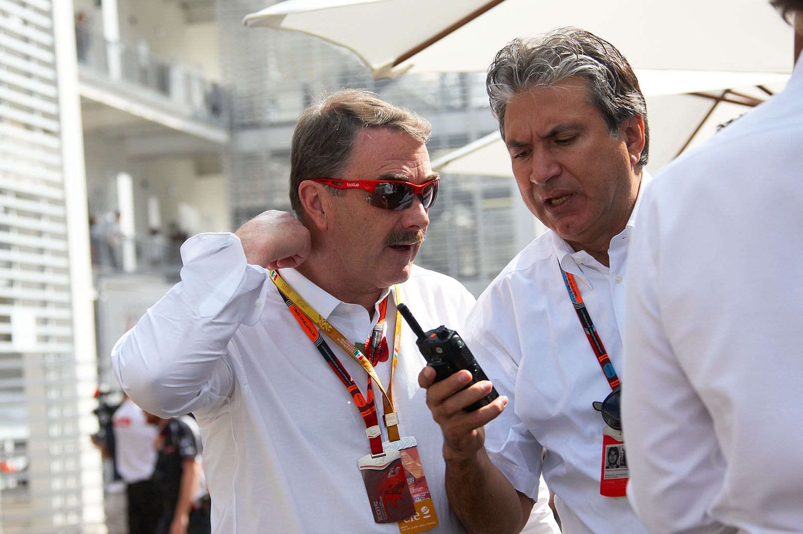 Nigel Mansell and Pasquale Lattuneddu on Sunday morning, Mexican Grand Prix, 2015