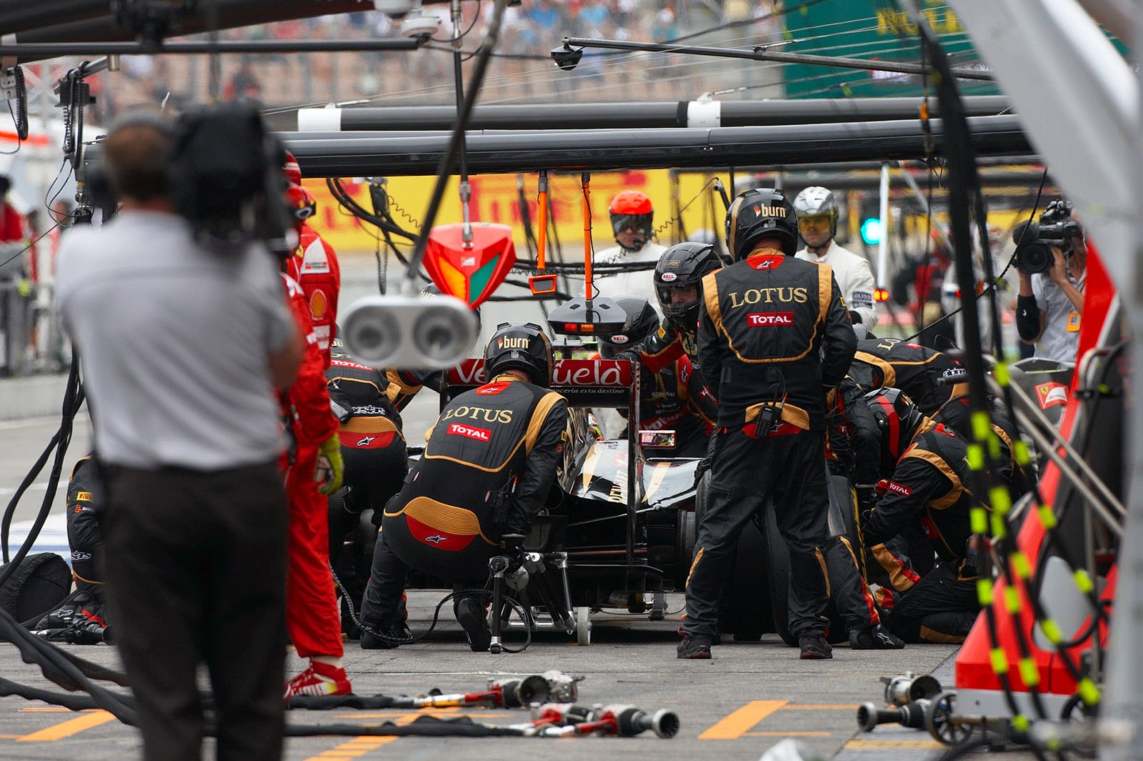 Pastor Maldonado, Lotus-Renault, in the pits, Hockenheim, German Grand Prix, 2014