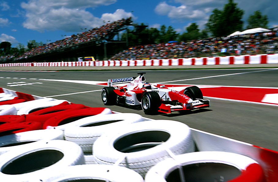 Olivier Panis of Toyota entering the pit lane