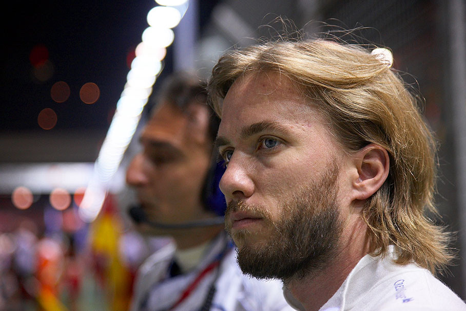 Nick Heidfeld concentrates before the race