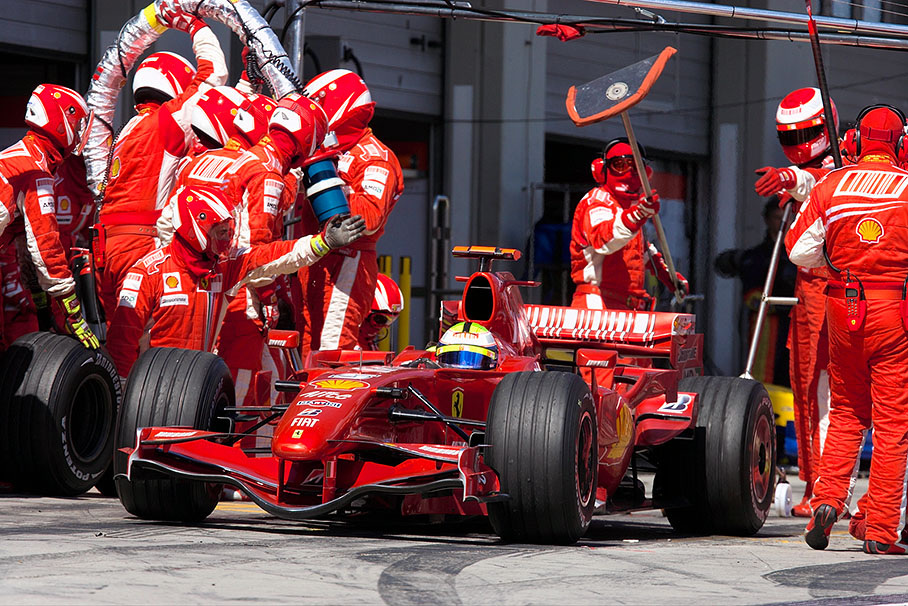 Massa pits out in lap 38
