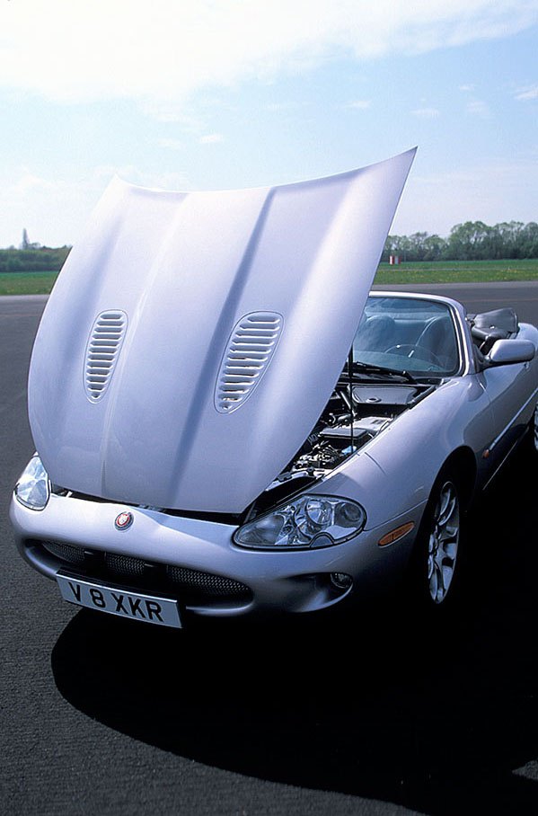 Jaguar XKR, 2001