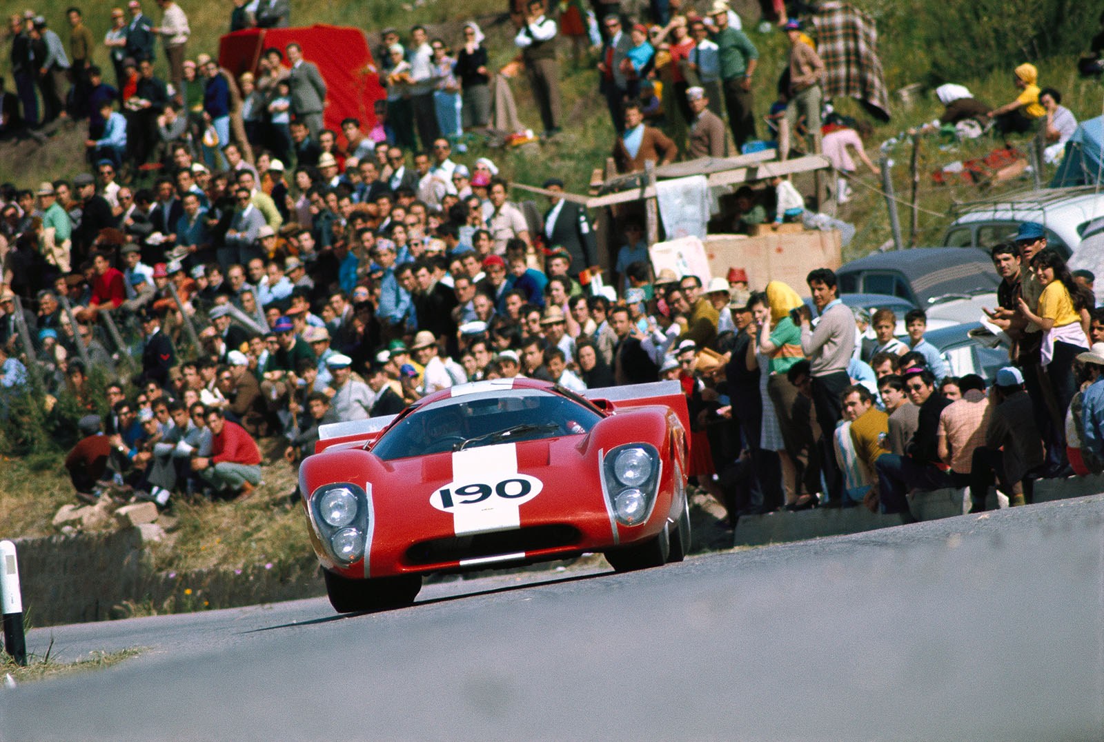 The Lola T70 Mk.3B Chevrolet SL76/151 from Scuderia Filipinetti and driven by Herbert Muller (CH), Jo Bonnier (S) and DNS Masten Gregory (USA) did not finish due to a suspension damage
