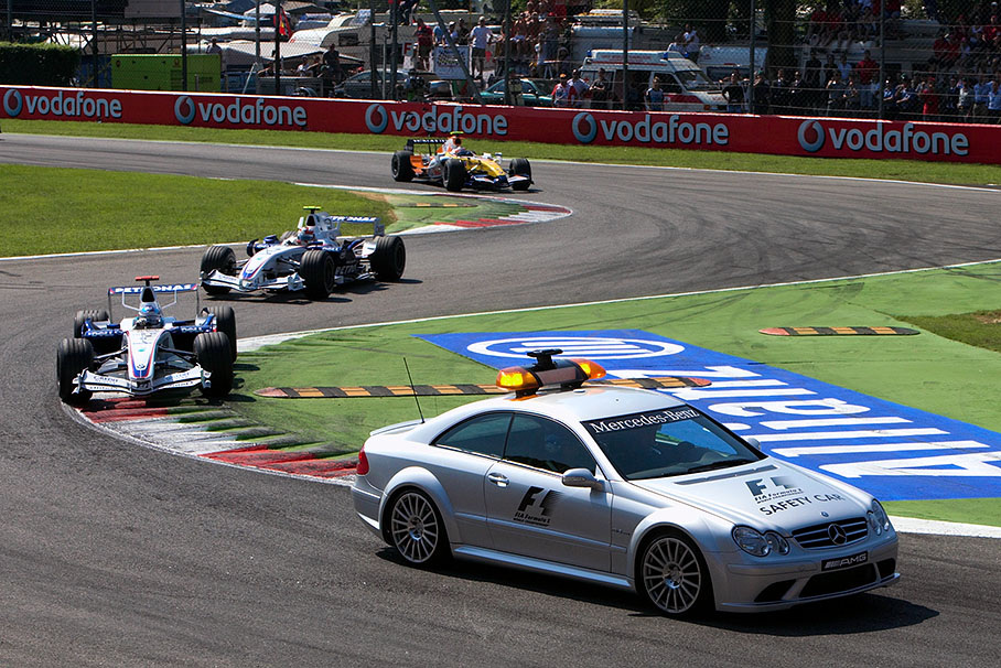 Safety car deploys after Coulthard's accident right in front of the two BMWs on position four and five