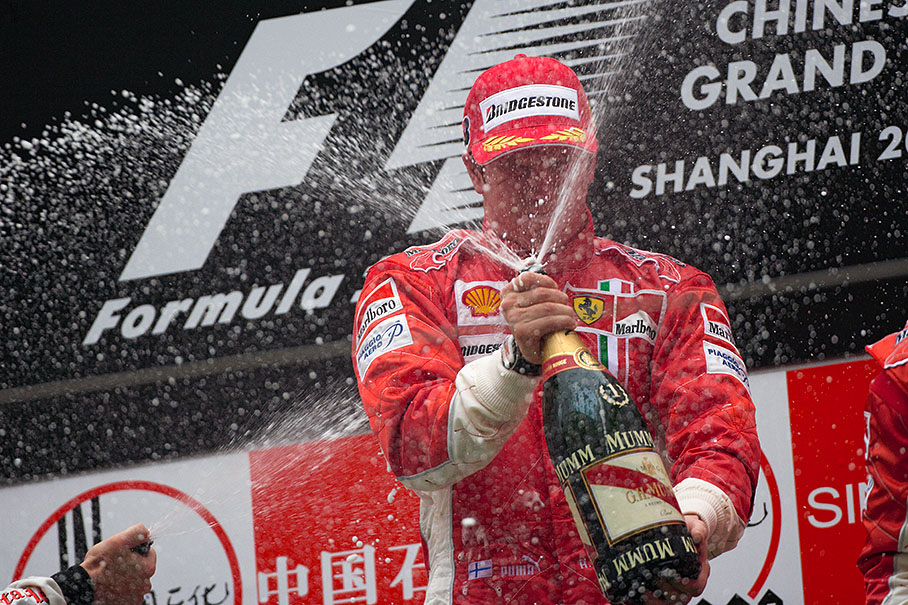 Kimi sprays champagne