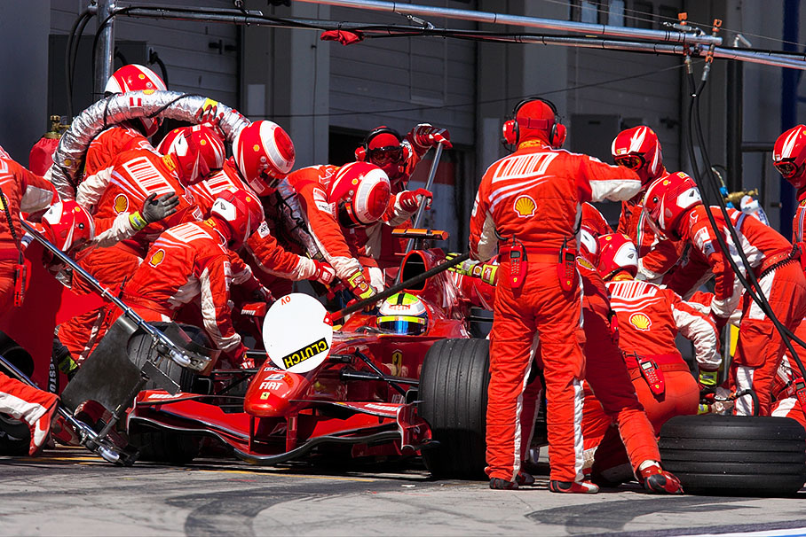 Massa pits in lap 38