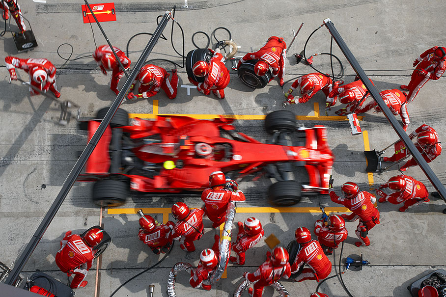 Raikkonens second pit stop in lap 38