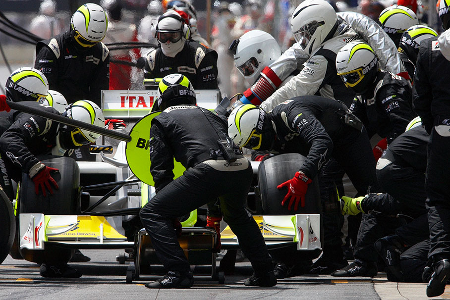 Pit stop of Rubens Barrichello, Brawn Grand Prix