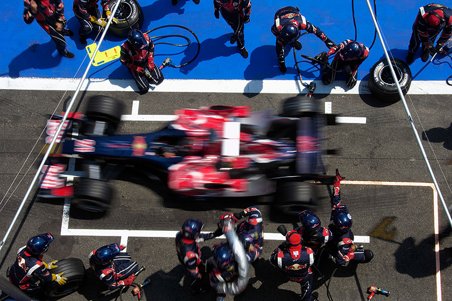 Toro Rosso driver Scott Speed finishing his first pit stop in lap 28