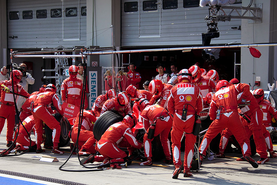 Schumacher's fuel lasting three laps longer