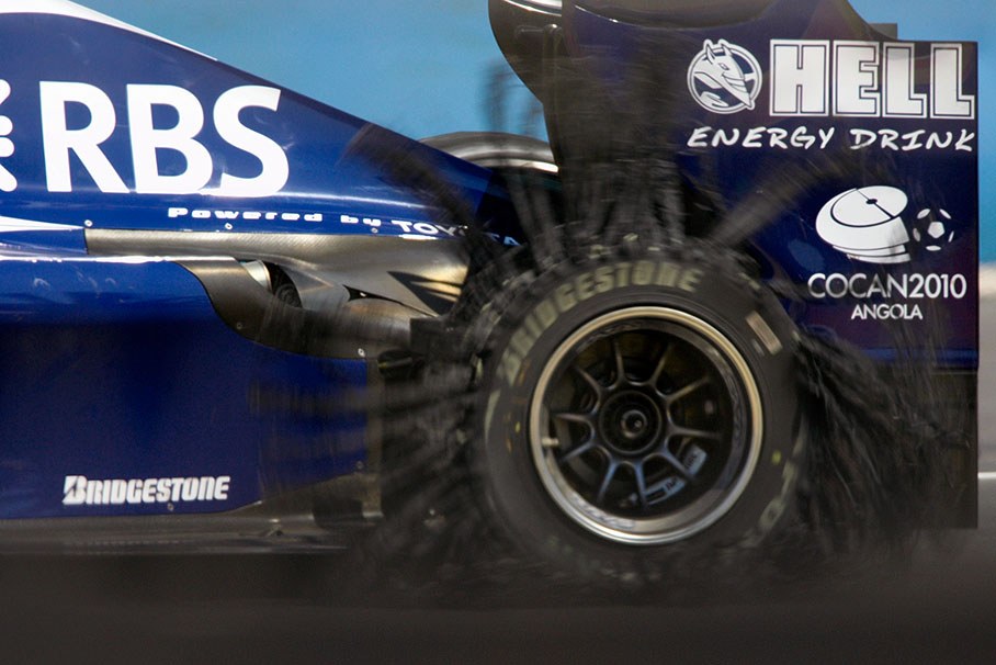 A tyre puncture on Nakajima's Williams