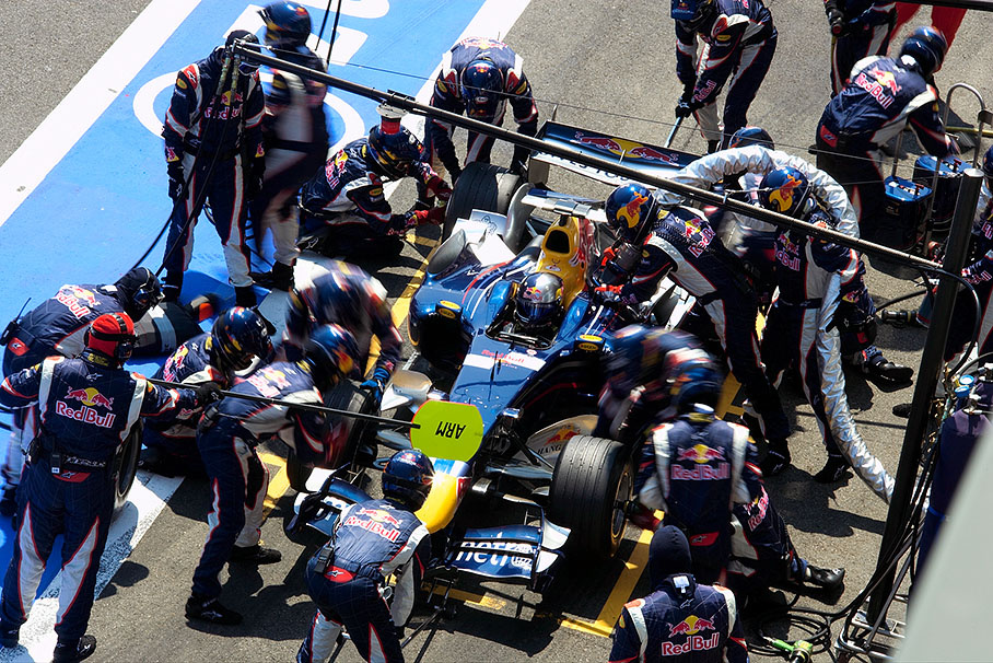 Christian Klien's first pit stop in lap 31