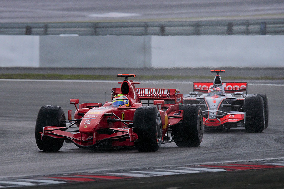Massa and Alonso commence second lap with briefly installed intermediate tyres