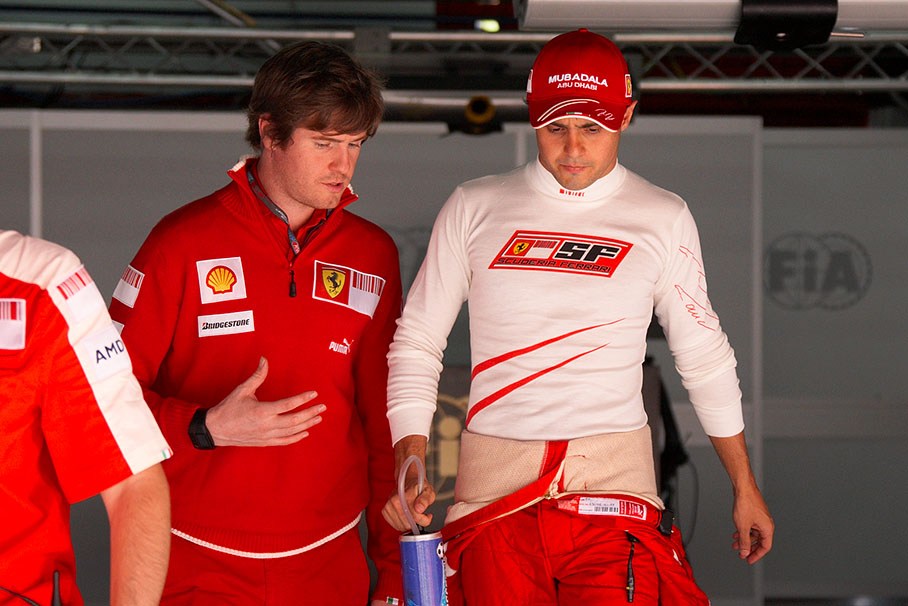 Felipe Massa returns from FIA scales with Ferrari race engineer Rob Smedley