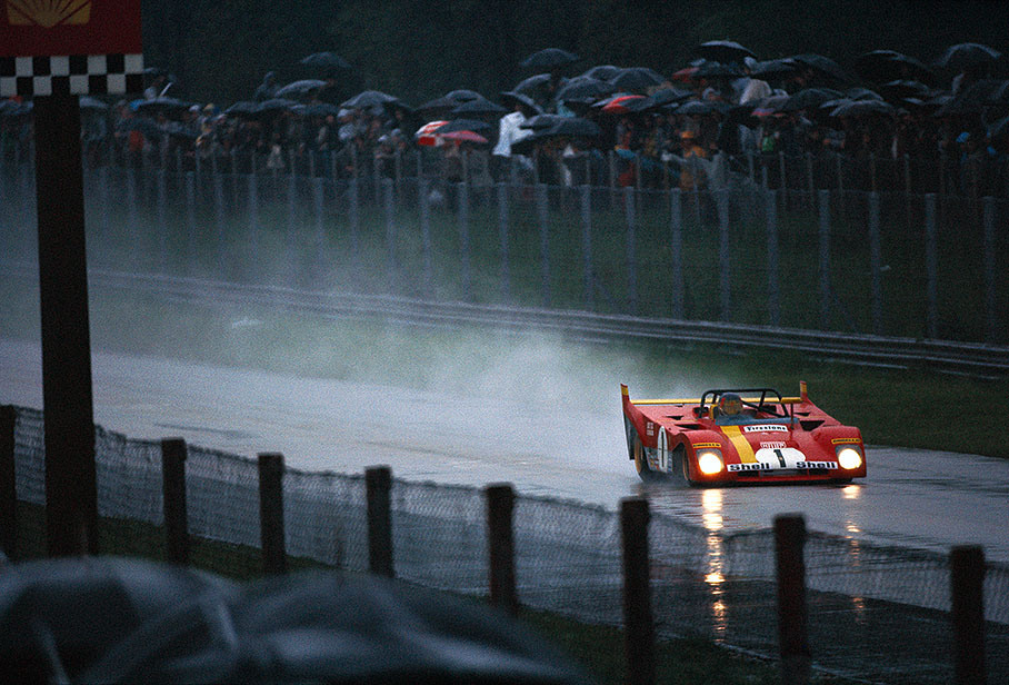 Jacky Ickx (B) in the winning Ferrari 312PB #0882