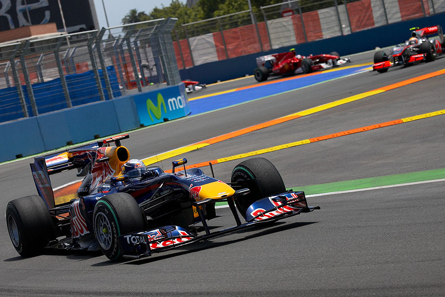 Sebastian Vettel, Red Bull Racing, in front of Hamilton and Alonso