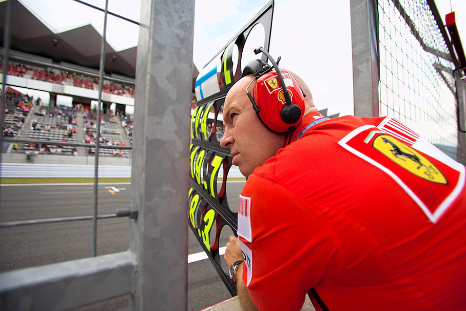 Kimi's physio