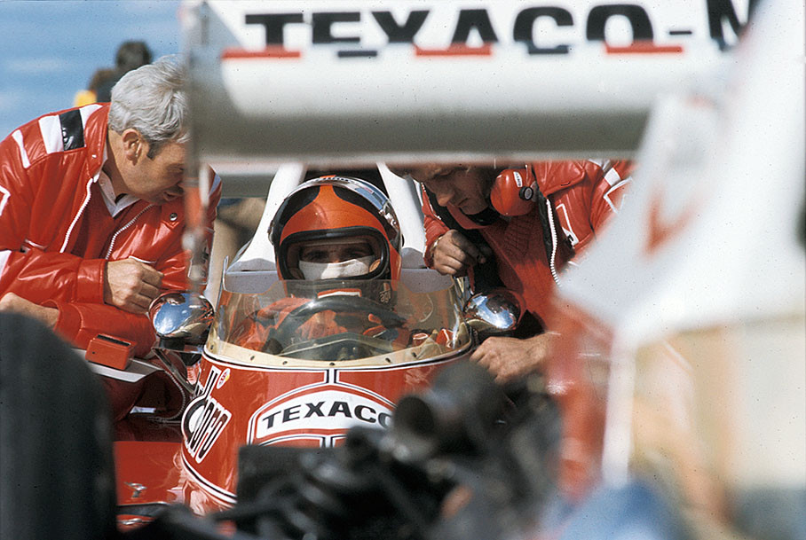 Emerson Fittipaldi on McLaren-Cosworth, Swedish GP Anderstorp 1974