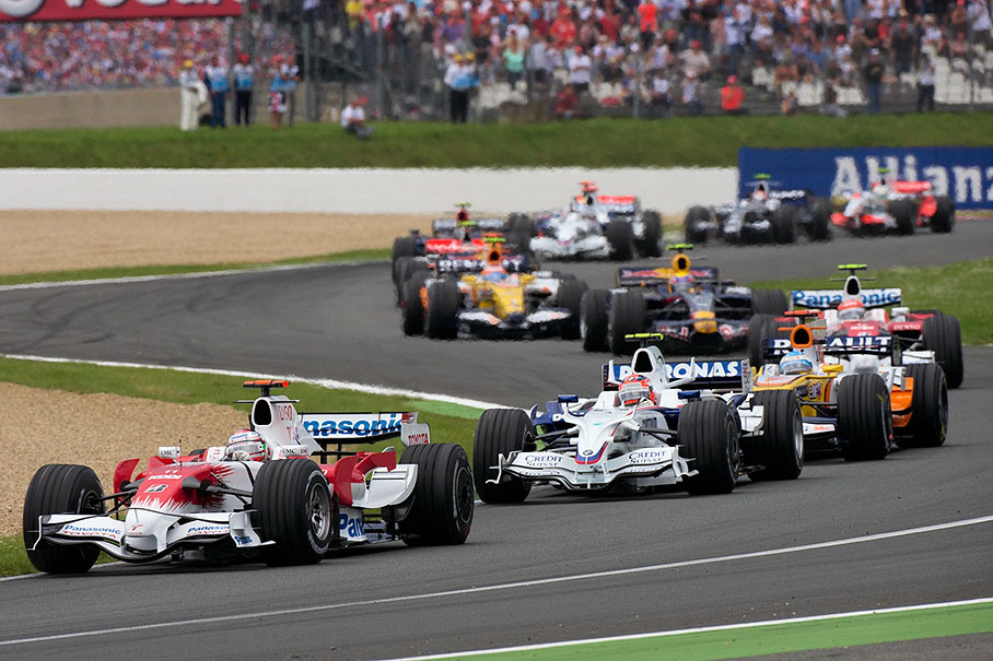 Trulli leads the followers of the start queue, Alonso drops places from 3rd to 5th, Kubica between them fourth