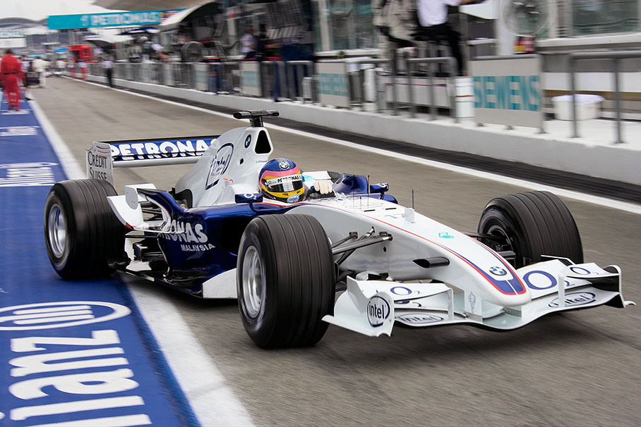 Jacques Villeneuve on his way to grid