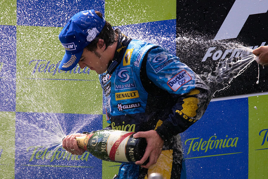 Alonso soaked to his bones with champagne - Renault Team spirit?