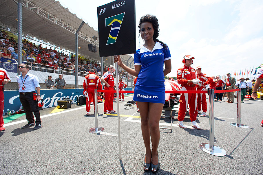 Massa's grid girl