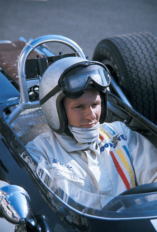 Bruce McLaren in the Eagle-Weslake T1G, French GP, 'Bugatti au Mans' 1967