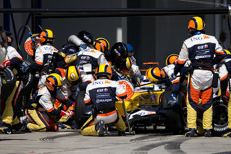 Fisichella's pit stop in lap 30