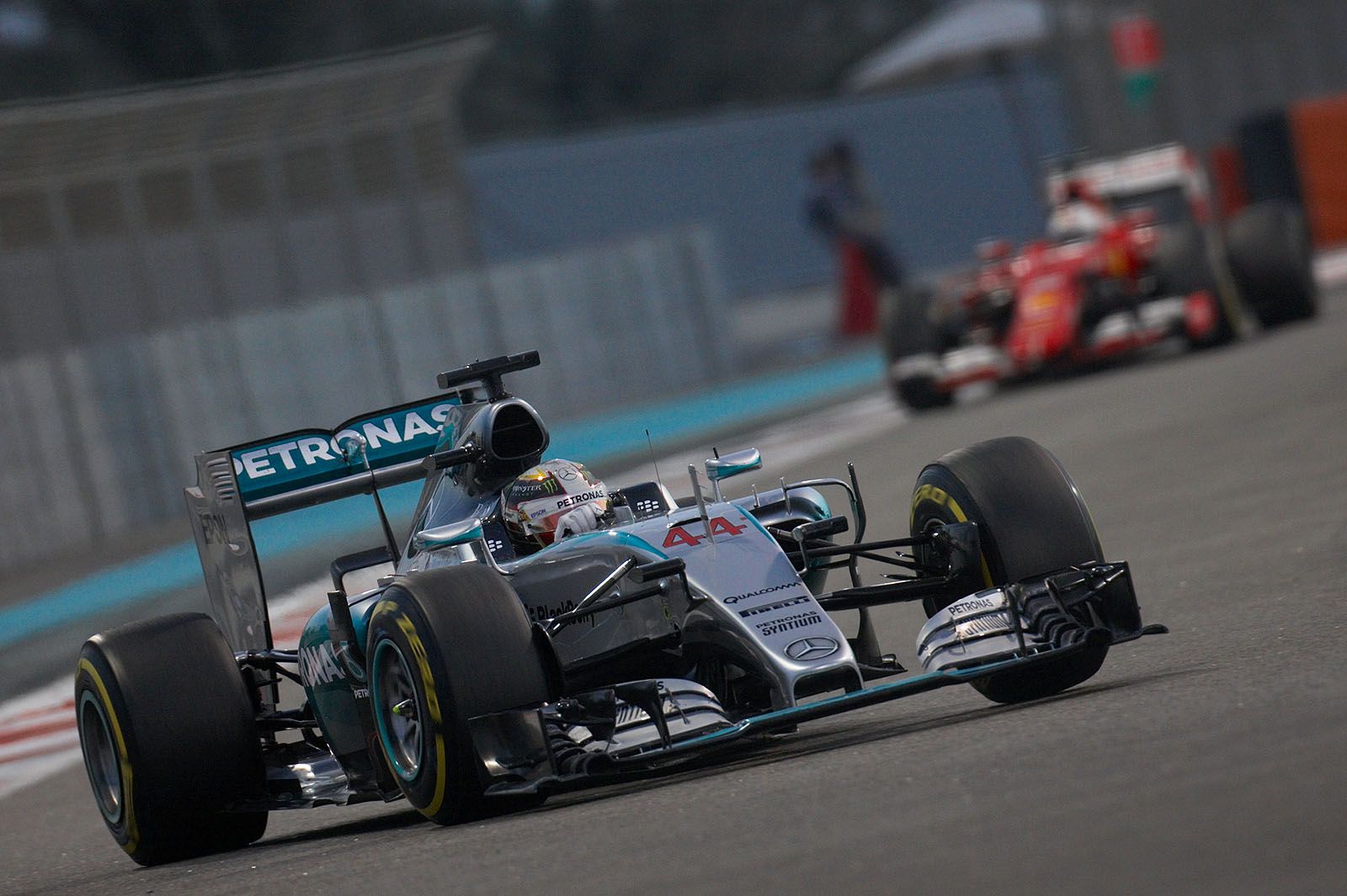 Lewis Hamilton, Mercedes, desperately trying to close the gap on his team-mate, Abu Dhabi Grand Prix, 2015
