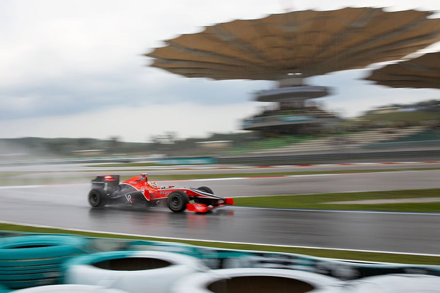 Timo Glock, Virgin Racing, on a wet track