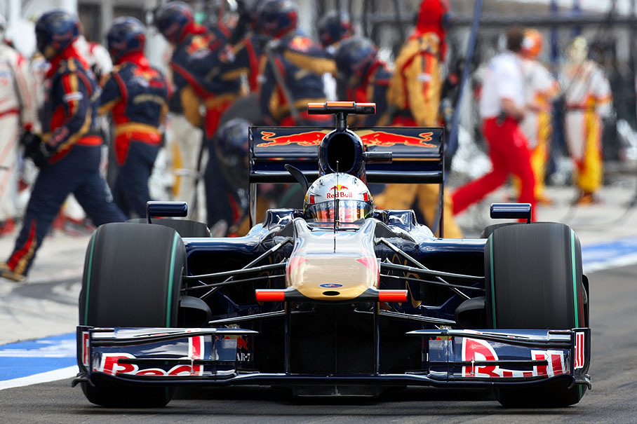 Jaime Alguersuari ends his stop at Toro Rosso pits