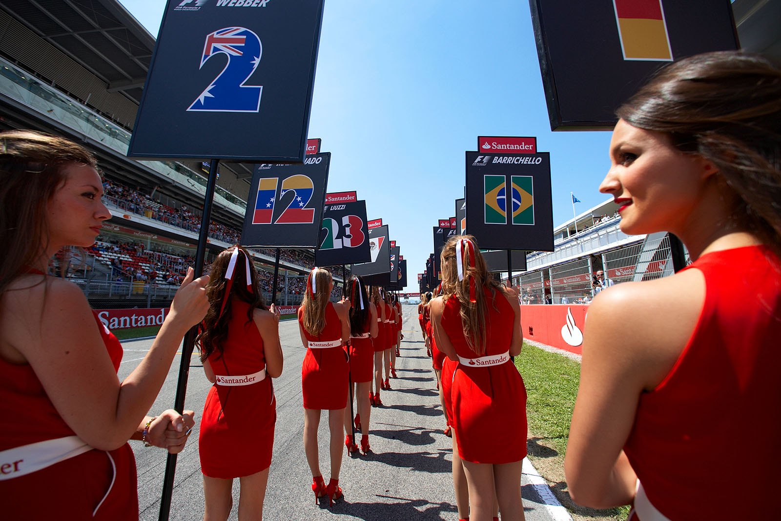 Grid girls getting ready.
