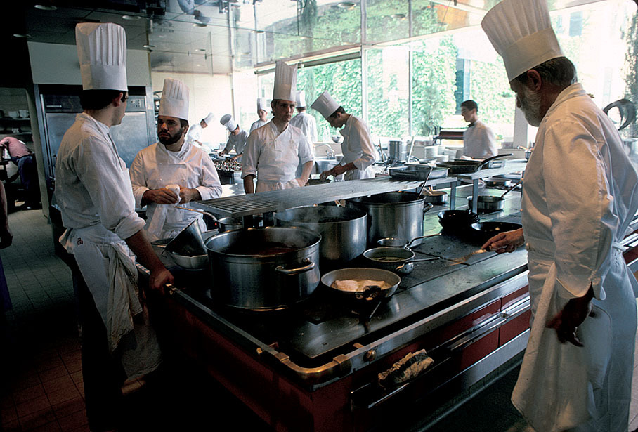 Kitchen of 'Troisgros', Roanne 1983