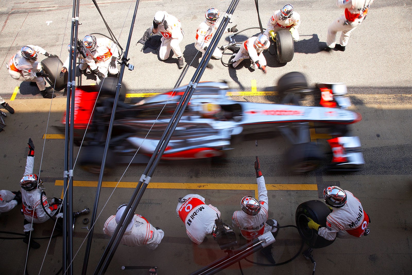 Pit stop of Lewis Hamilton, McLaren-Mercedes.