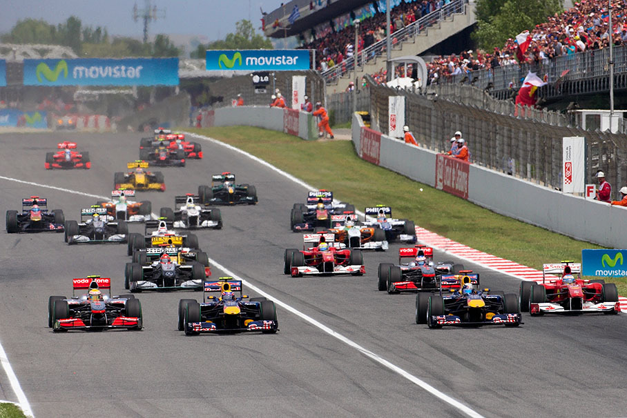 The start, both Red Bulls in the middle
