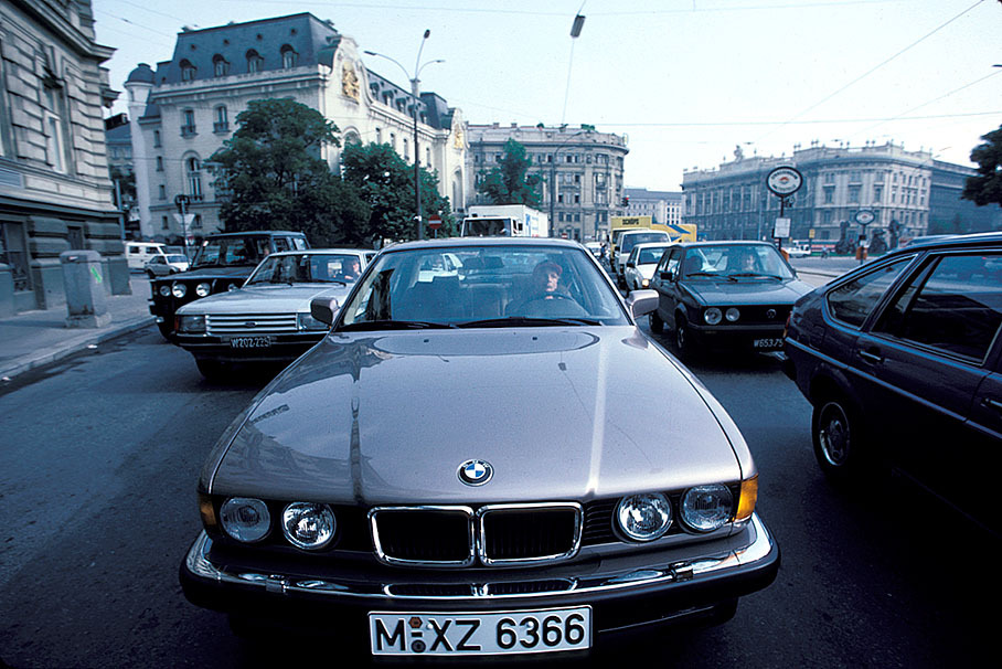 BMW 750iL (E32), 1987, driven by Niki Lauda