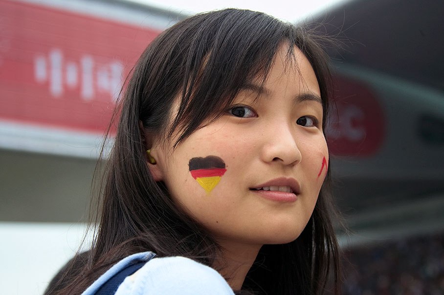 A pretty Chinese Michael Schumacher fan