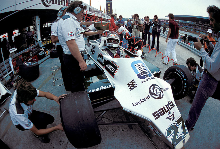 Williams engineer Patrick Head speaks with Alan Jones, Williams-Cosworth, German GP Hockenheim 1980