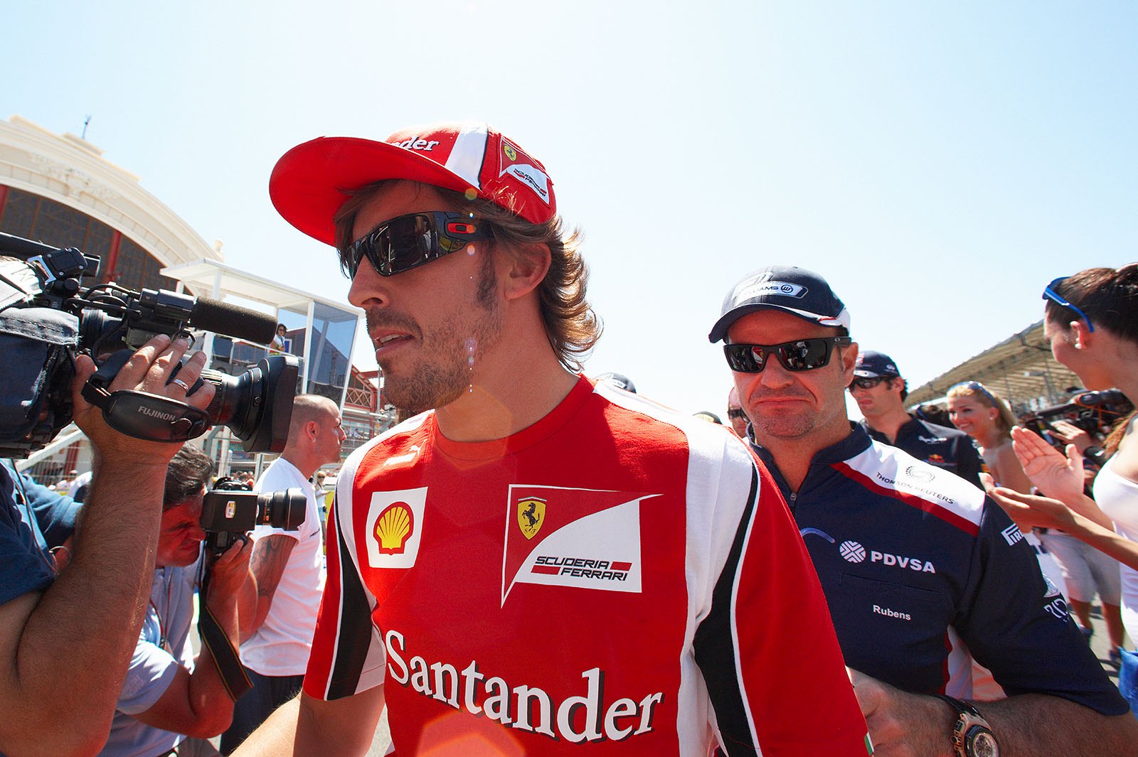 Fernando Alonso walks to drivers parade