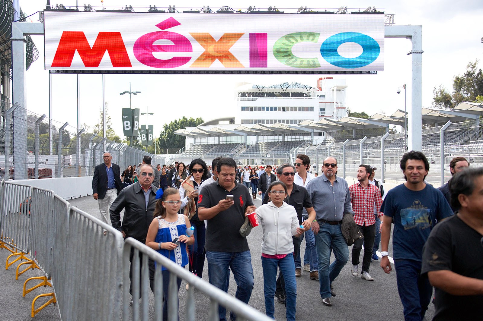 First pit lane walk for a Mexican Grand Prix over 20 years