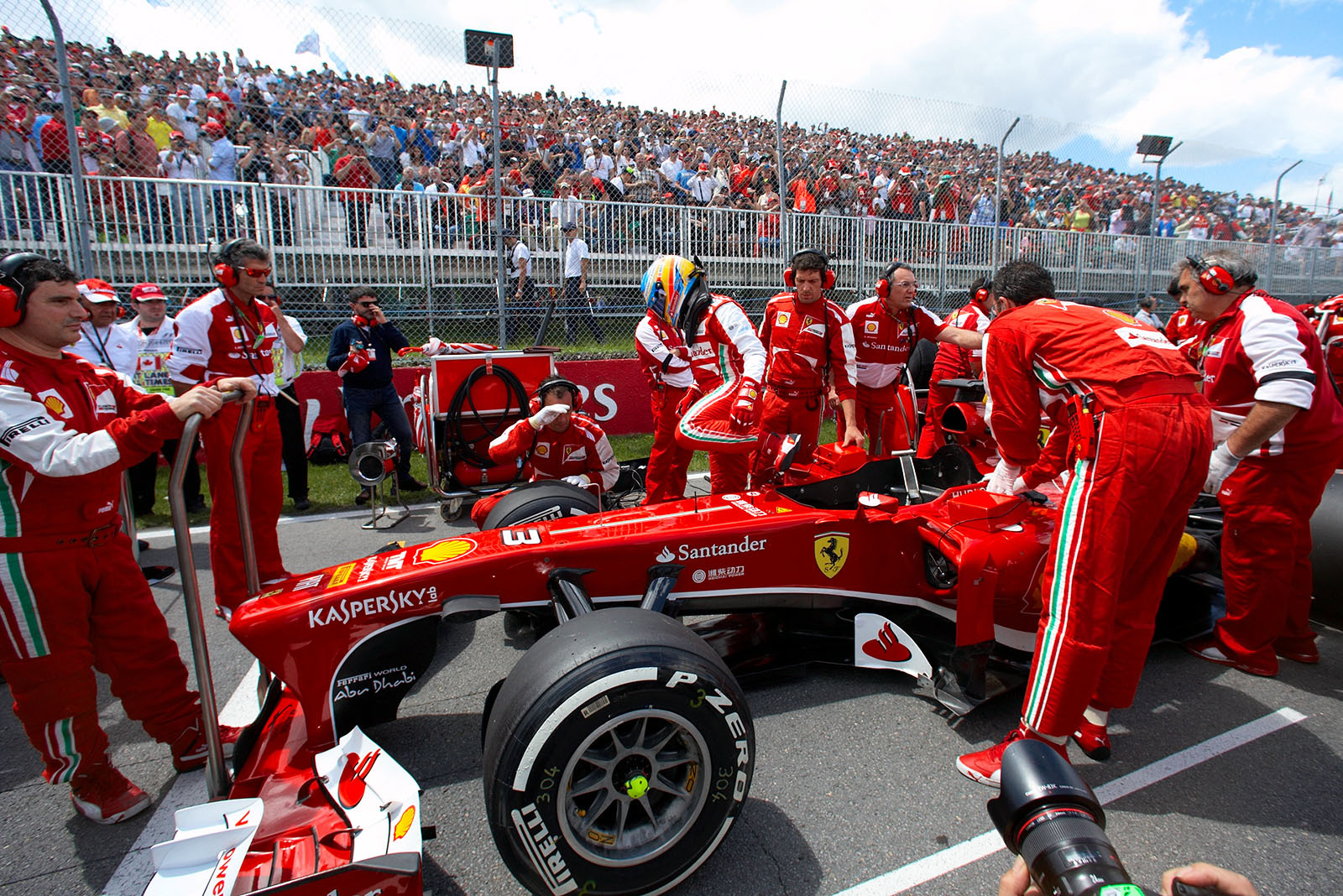 Fernando Alonso, Ferrari, placed his race car at sixth grid position