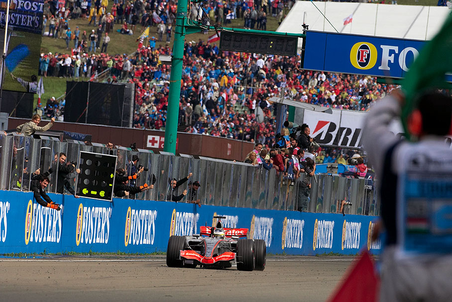 Pedro de la Rosa finishing second