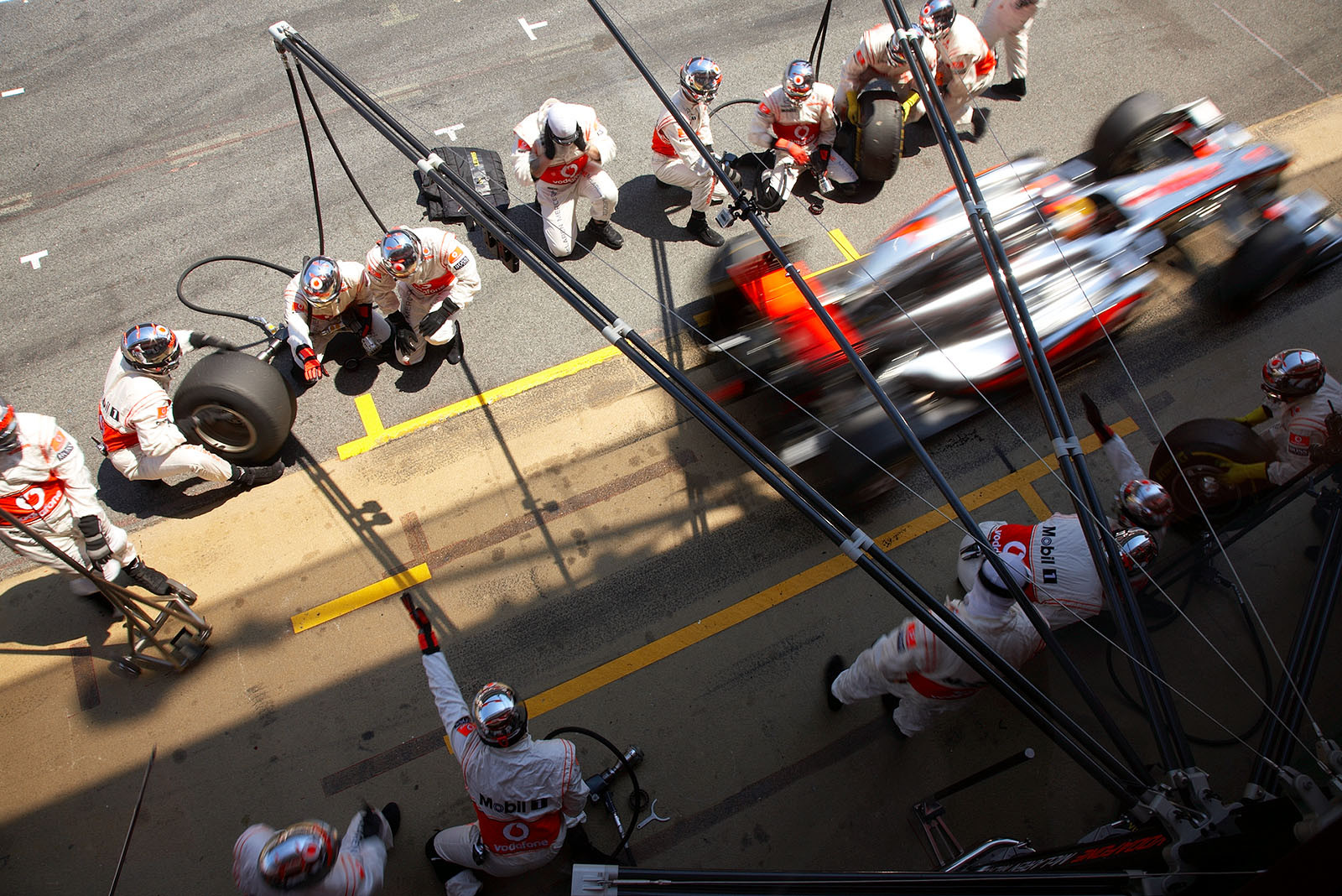Pit stop of Lewis Hamilton, McLaren-Mercedes.